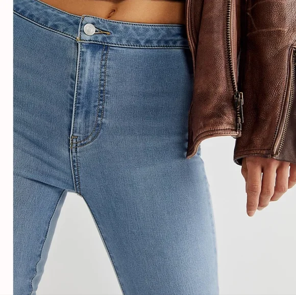 Free People Just Float On Flare Blue  Jeans - Picture 3 of 7